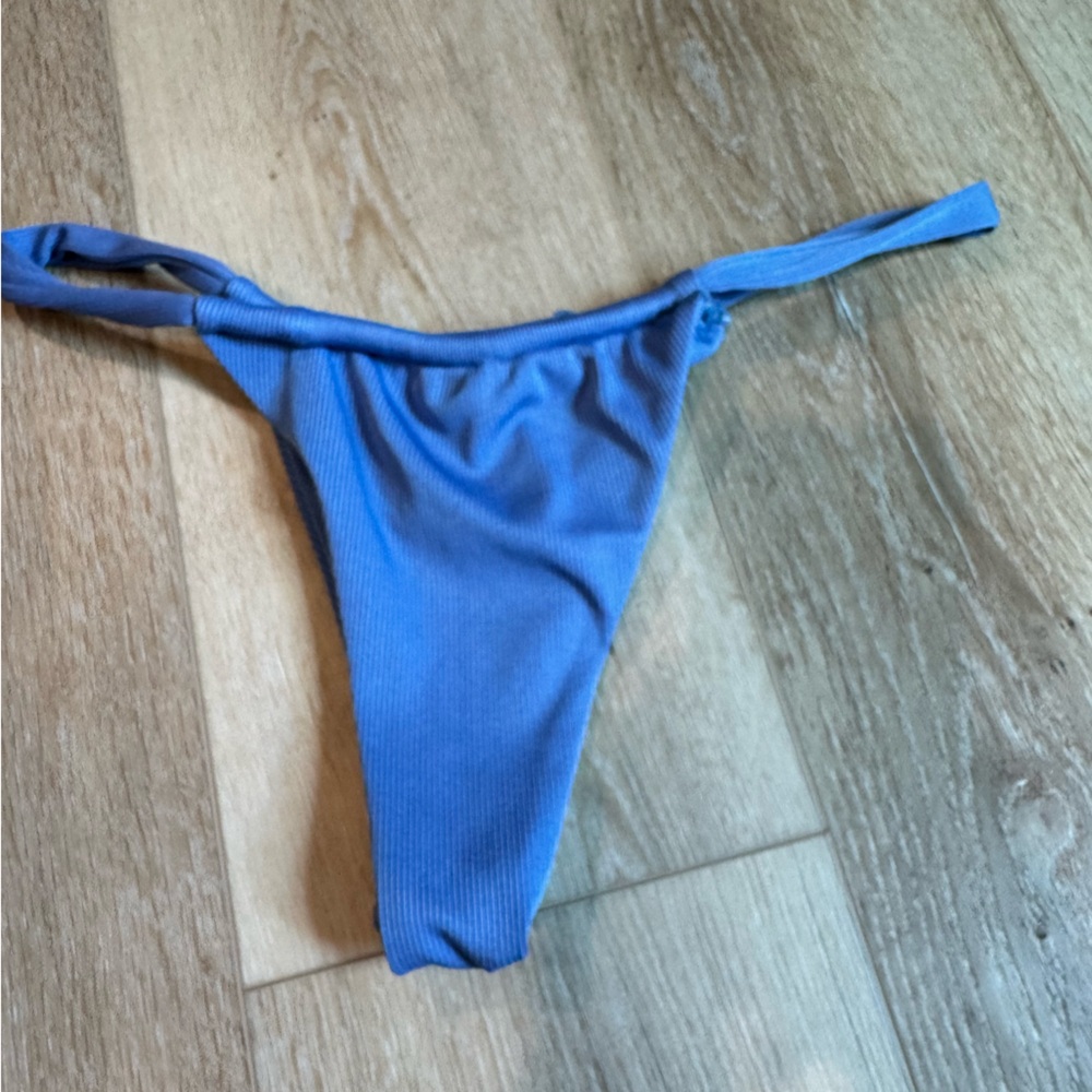 Cheeky high cut bikini bottoms